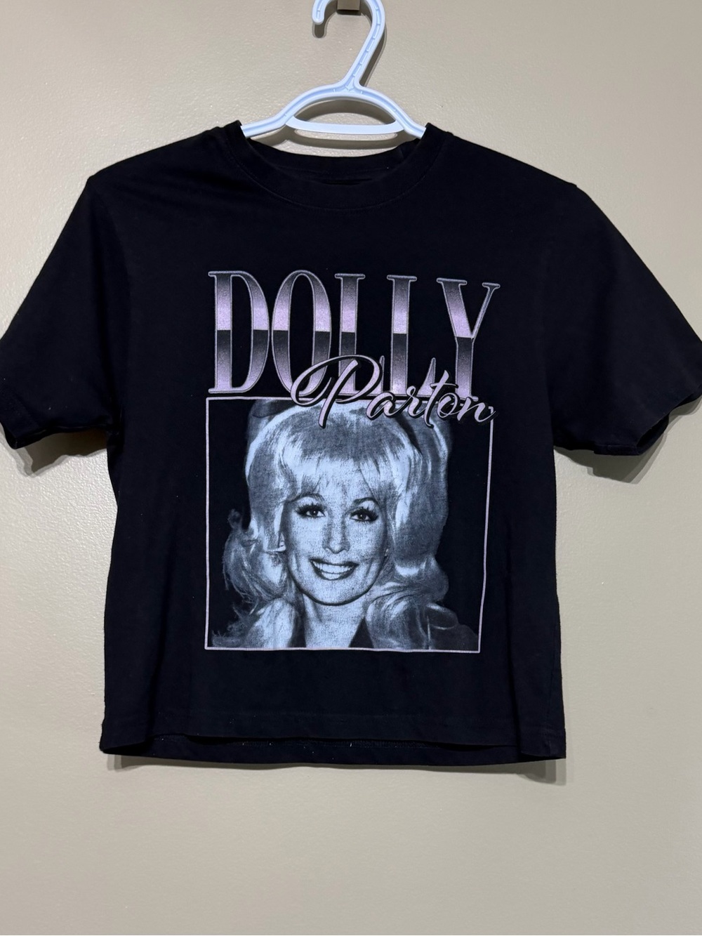 Dolly Parton Graphic Baby Tee ๐ฆ